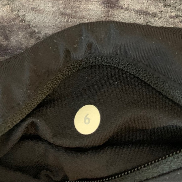 Lululemon yoga pants - Picture 4 of 4